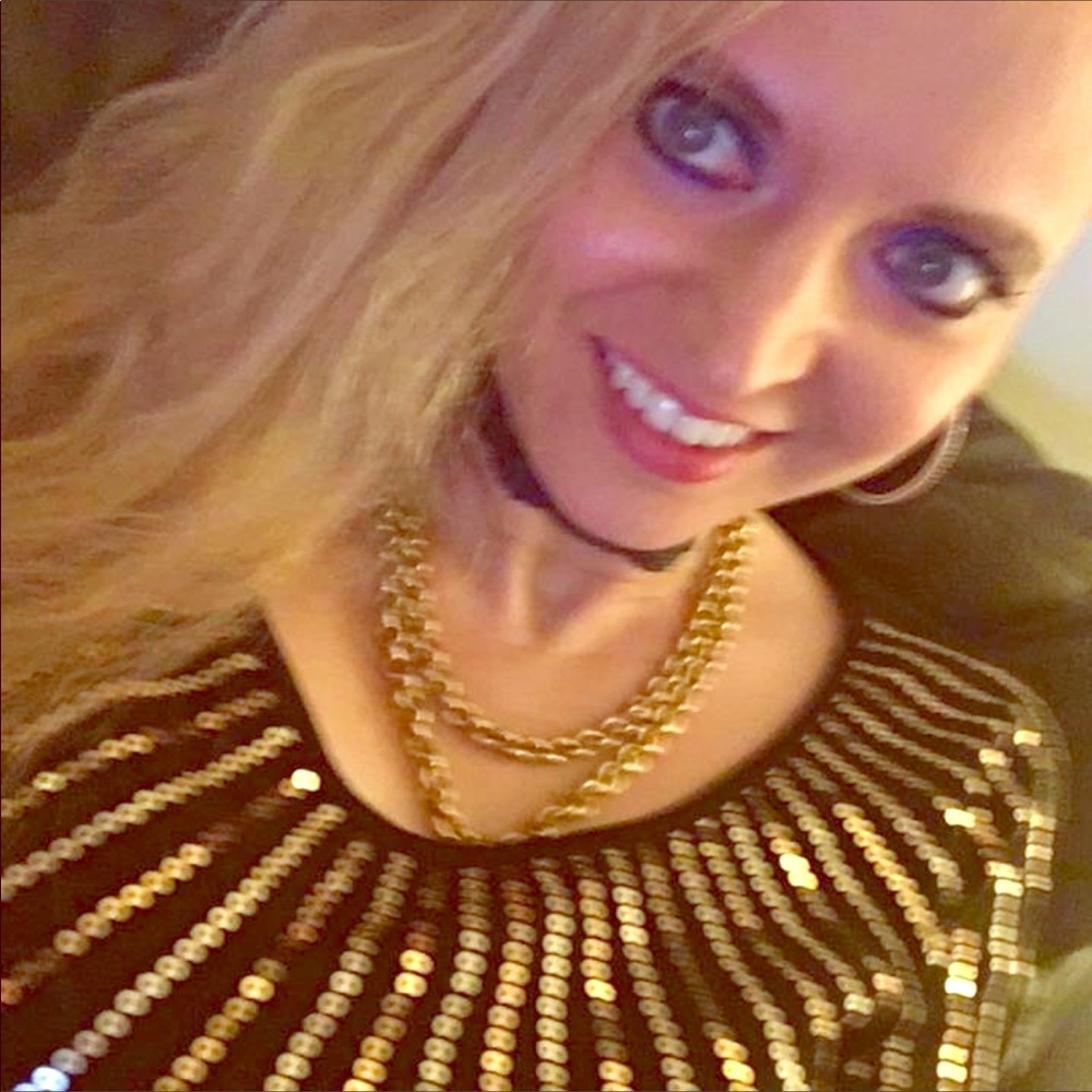 Low Cut black and gold sequin top (medium) ❤️ - Picture 5 of 6